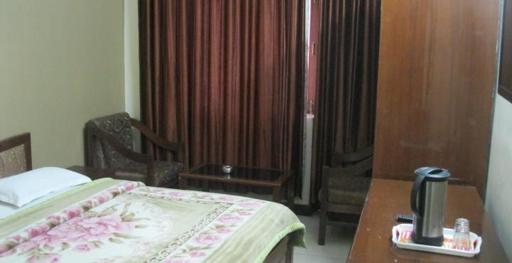 Hotel Treebo Trend Mussoorie Club Dehradun Exterior foto